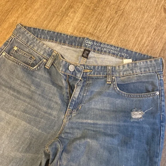 Gap Relaxed & distressed boyfriend jeans #55 - Picture 2 of 5